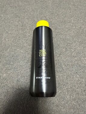 Starbucks New York City Vacuum Insulated Stainless Steel Bottle Tumbler 20 Oz